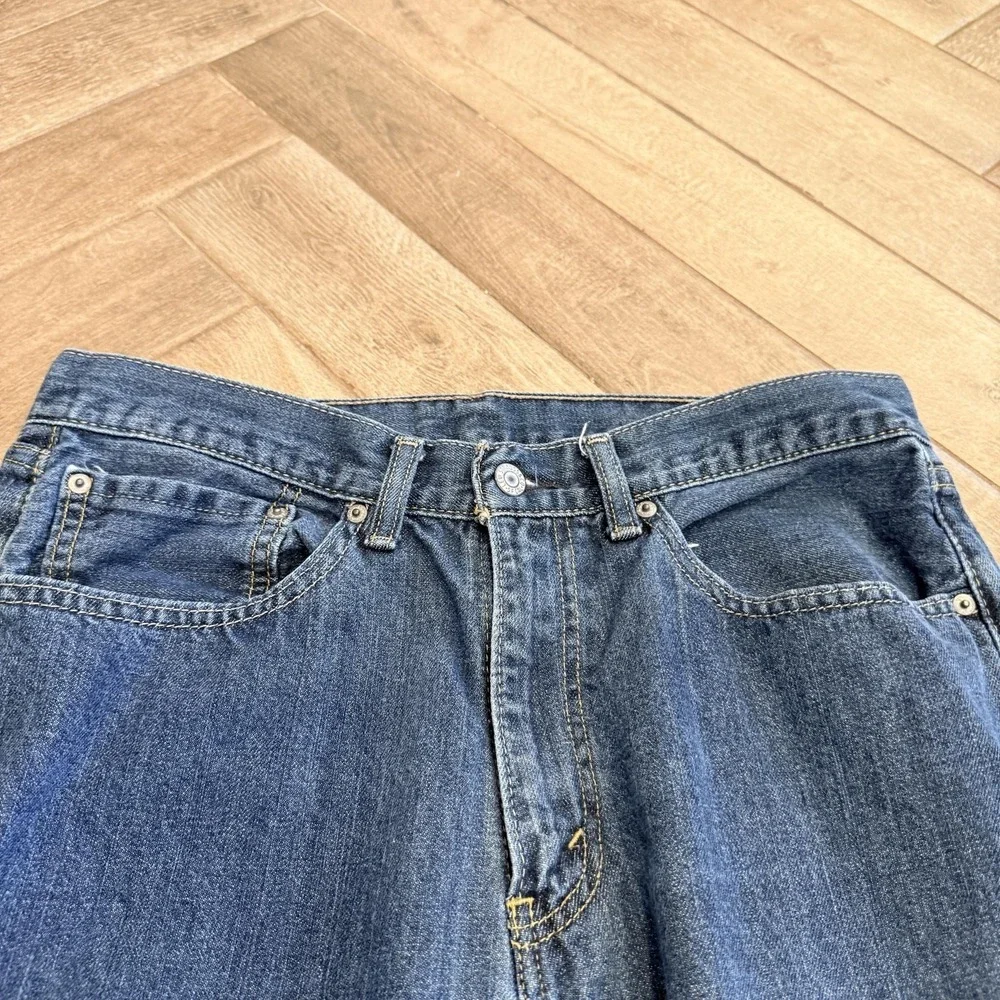 Levis 505 Jeans Mens 34x32 Blue Denim Straight Leg Regular Fit Medium Wash